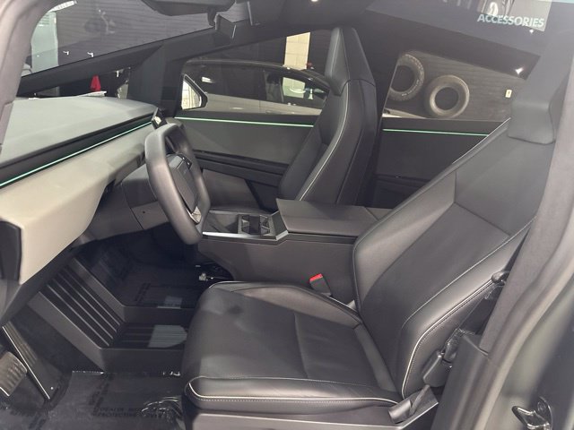 Used 2024 Tesla Cybertruck AWD Crew Cab image 14