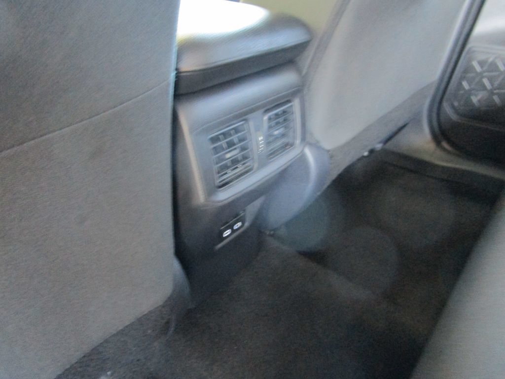 Used 2025 Toyota RAV4 XLE FWD image 19