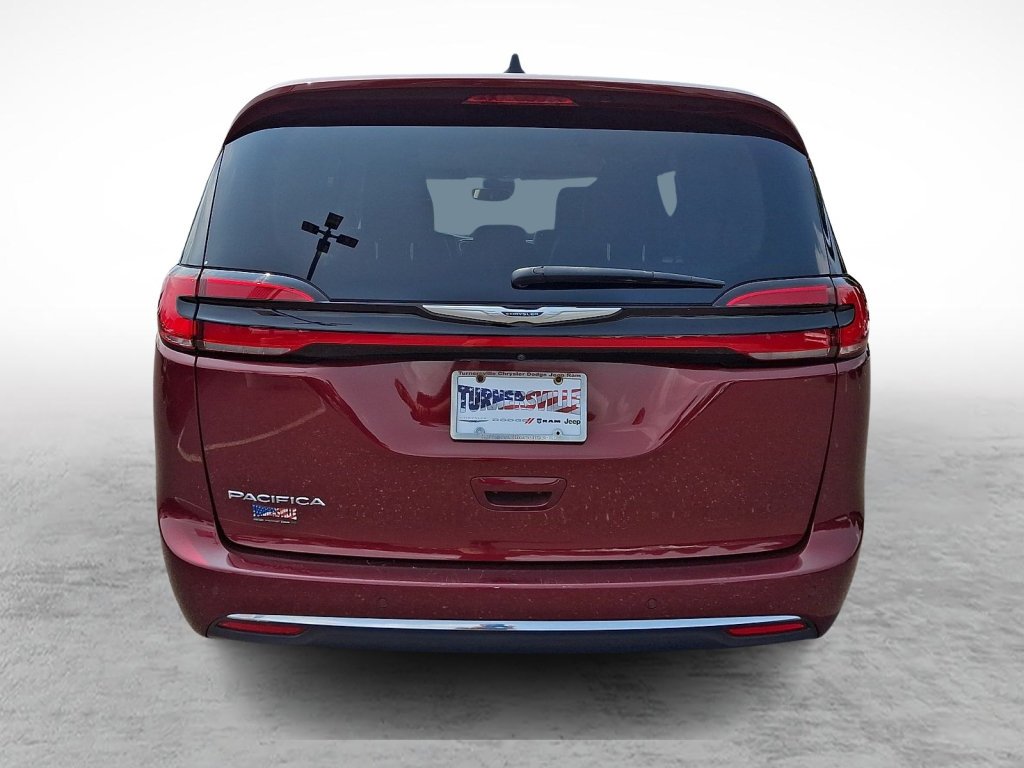 Used 2023 Chrysler Pacifica Touring-L w/ Uconnect Theater Family Group FWD image 4