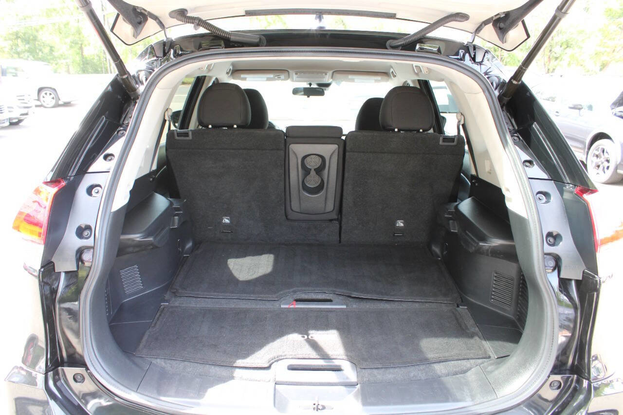 Used 2019 Nissan Rogue SV image 16