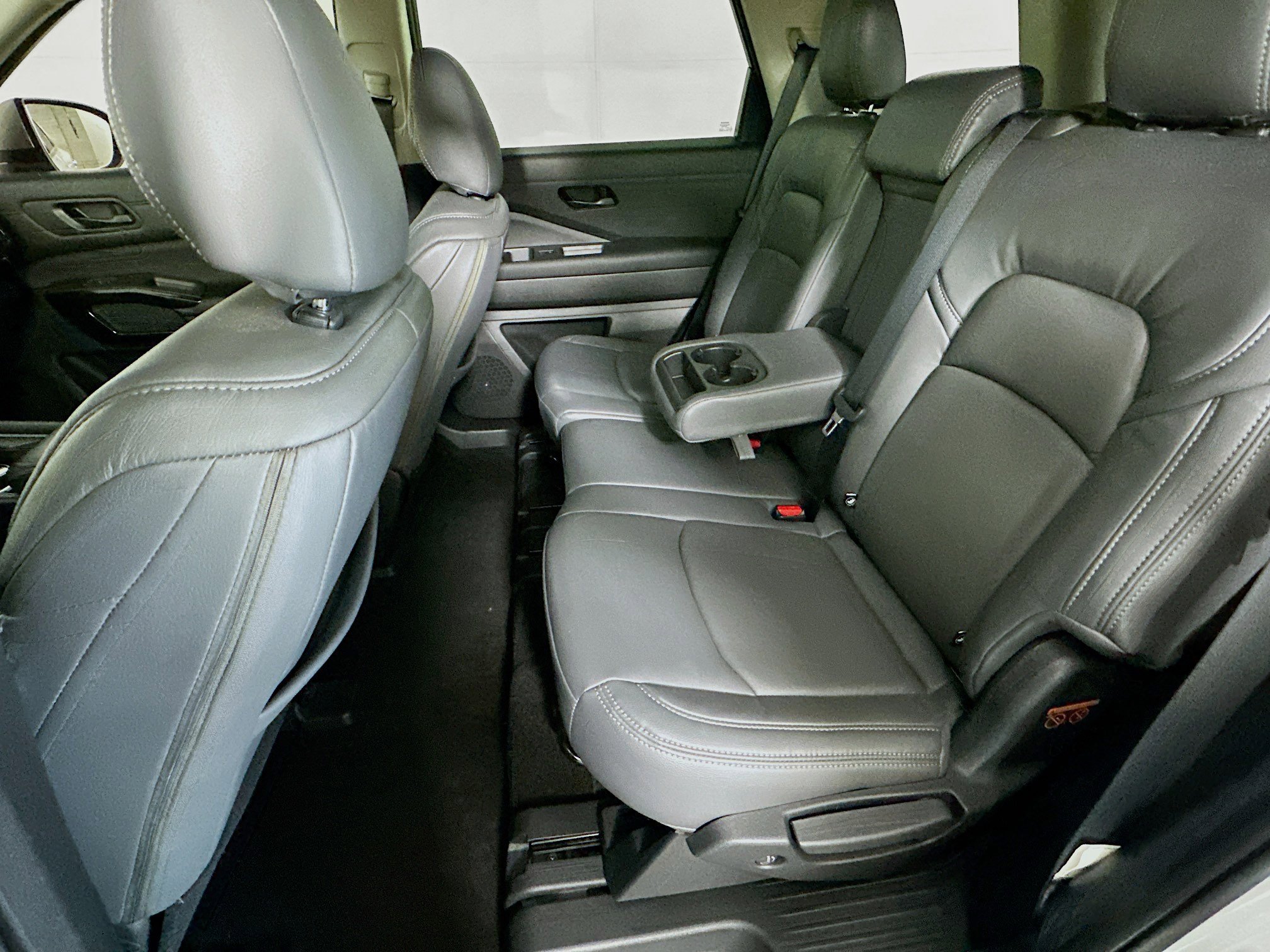 Used 2023 Nissan Pathfinder SV AWD/4WD image 27