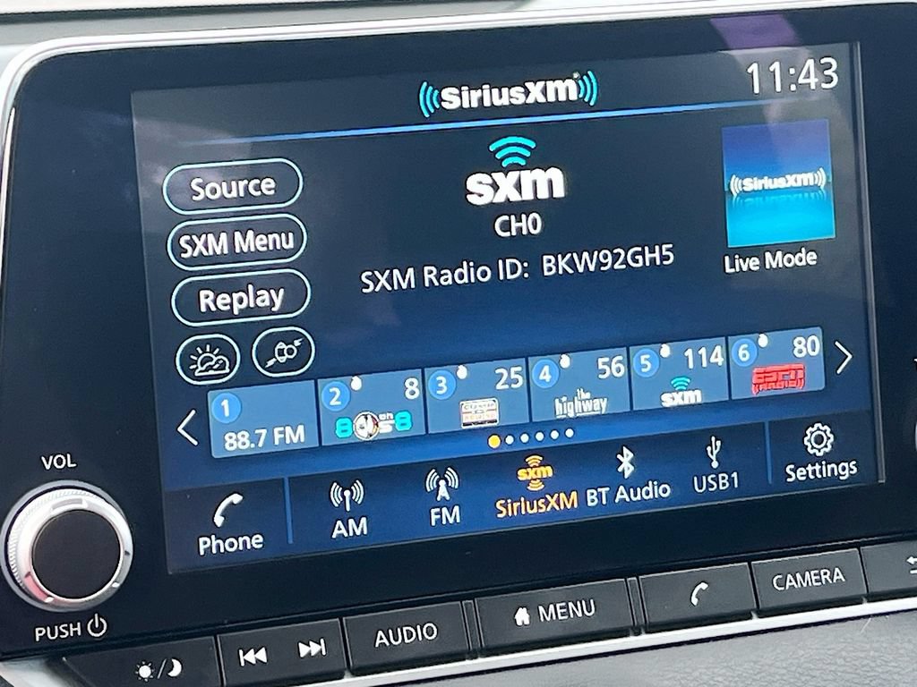 Used 2025 Nissan Sentra SV FWD image 14