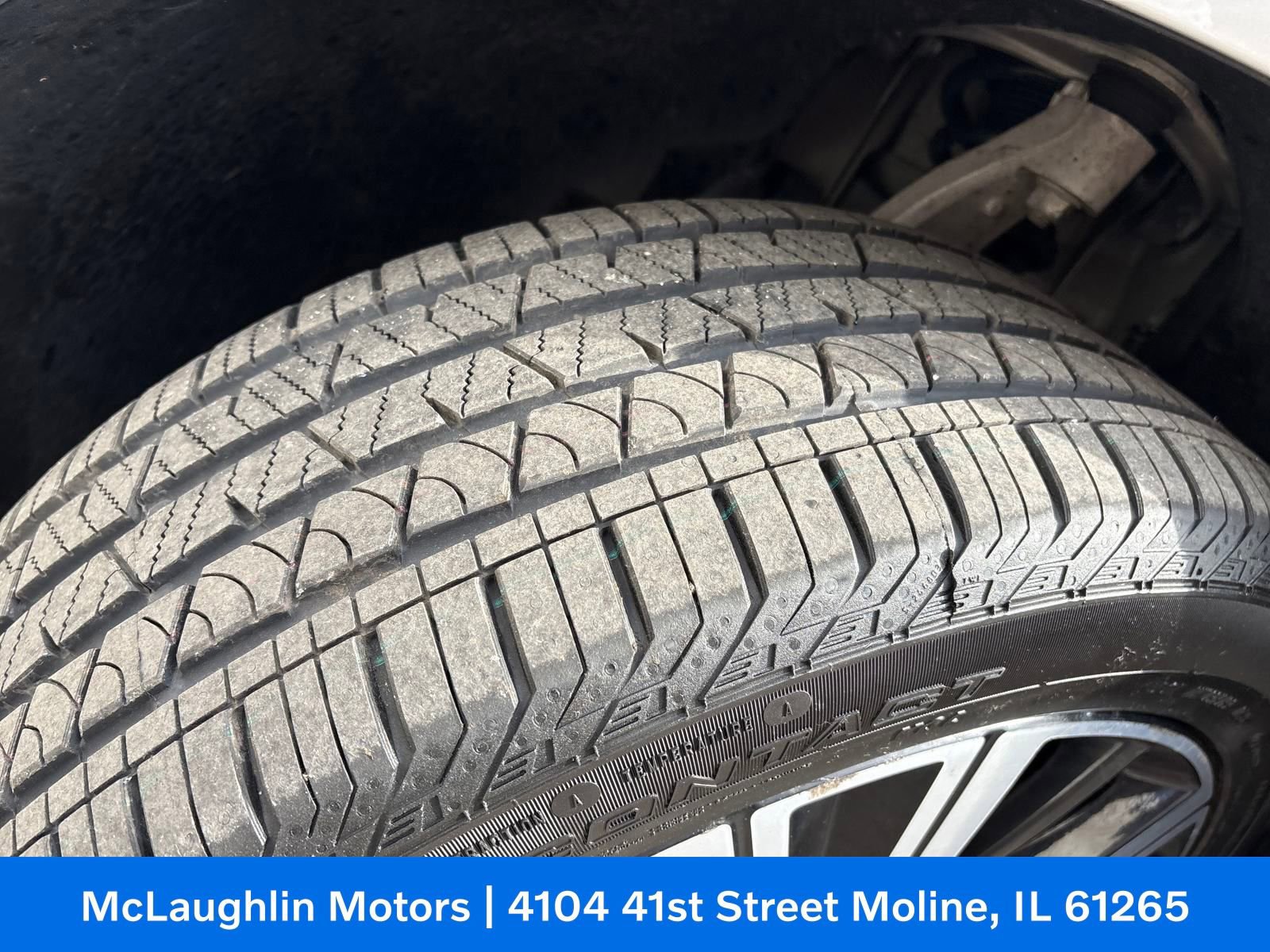 Certified 2022 Volvo XC60 B5 Inscription w/ Climate Package image 33