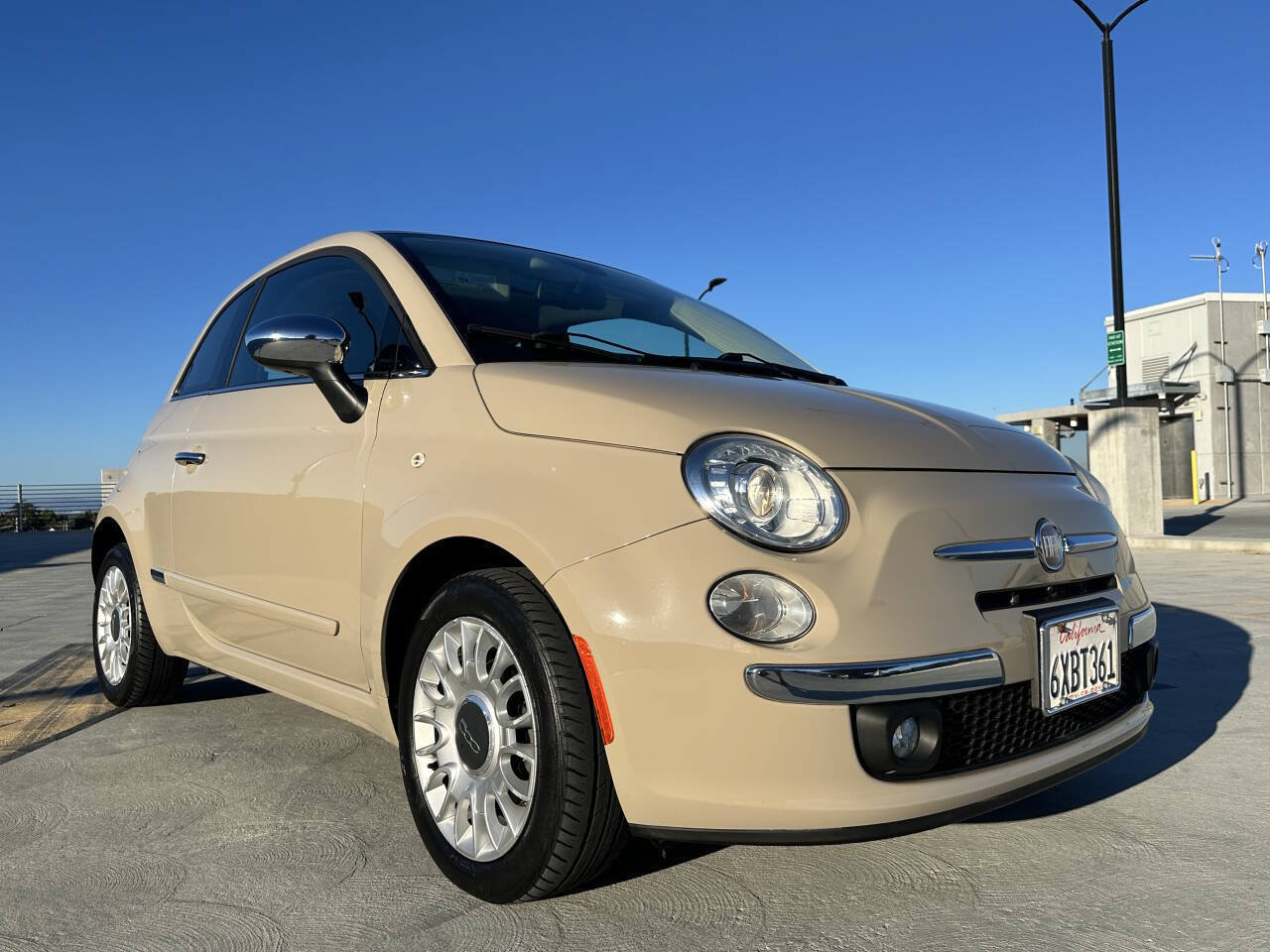 Used 2012 FIAT 500 Lounge w/ Convenience Group FWD image 2