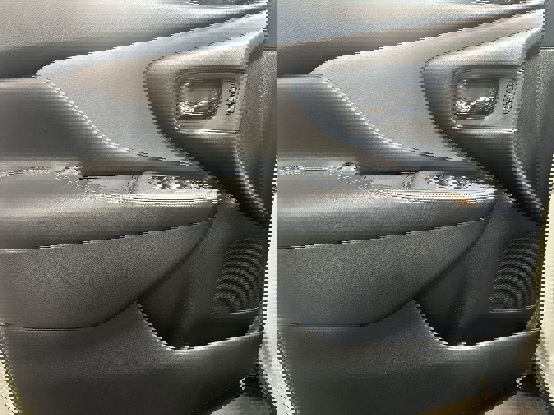 Used 2023 Nissan Murano SL w/ SL Moonroof Package image 24