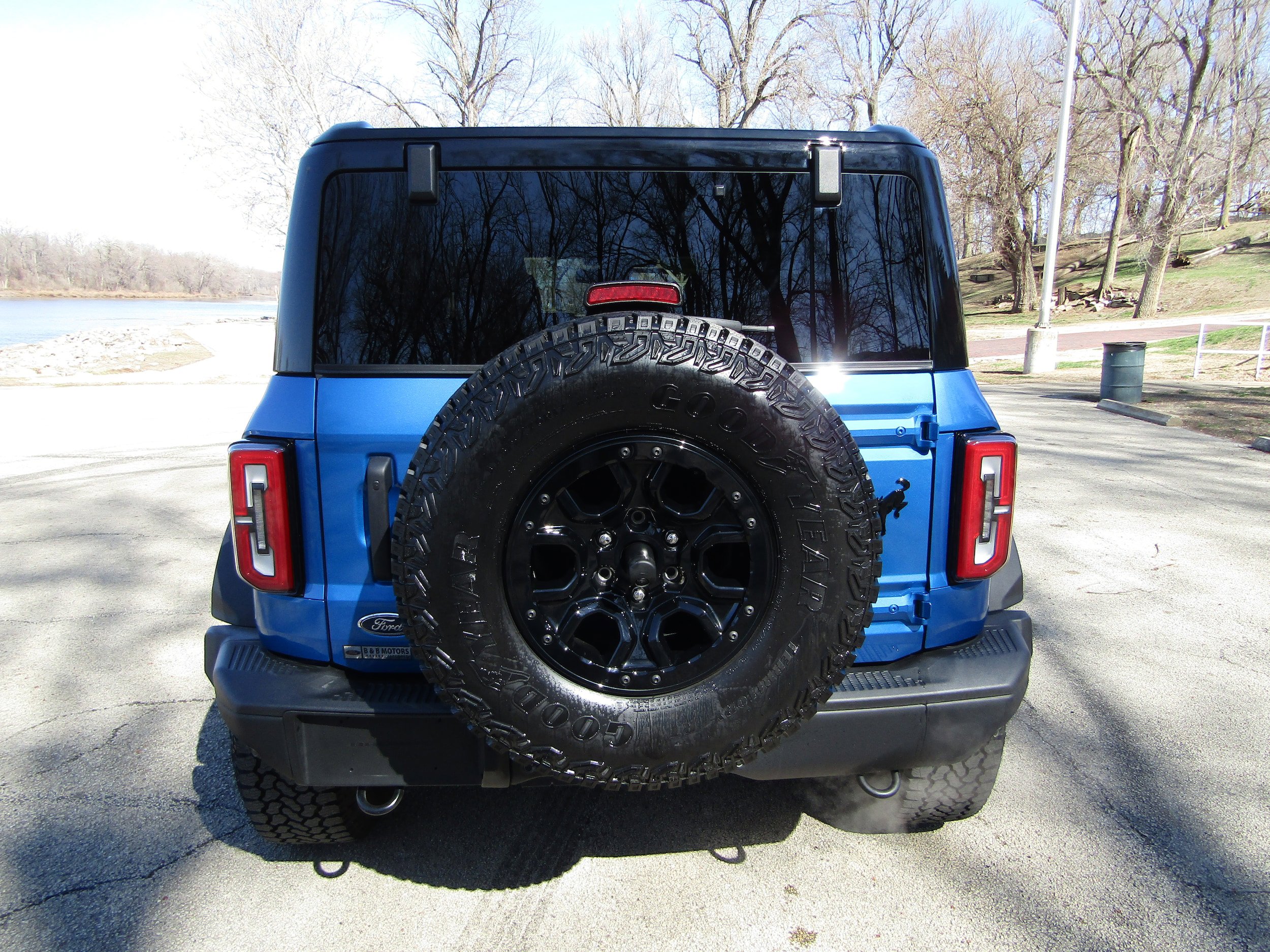 Used 2025 Ford Bronco Badlands image 3
