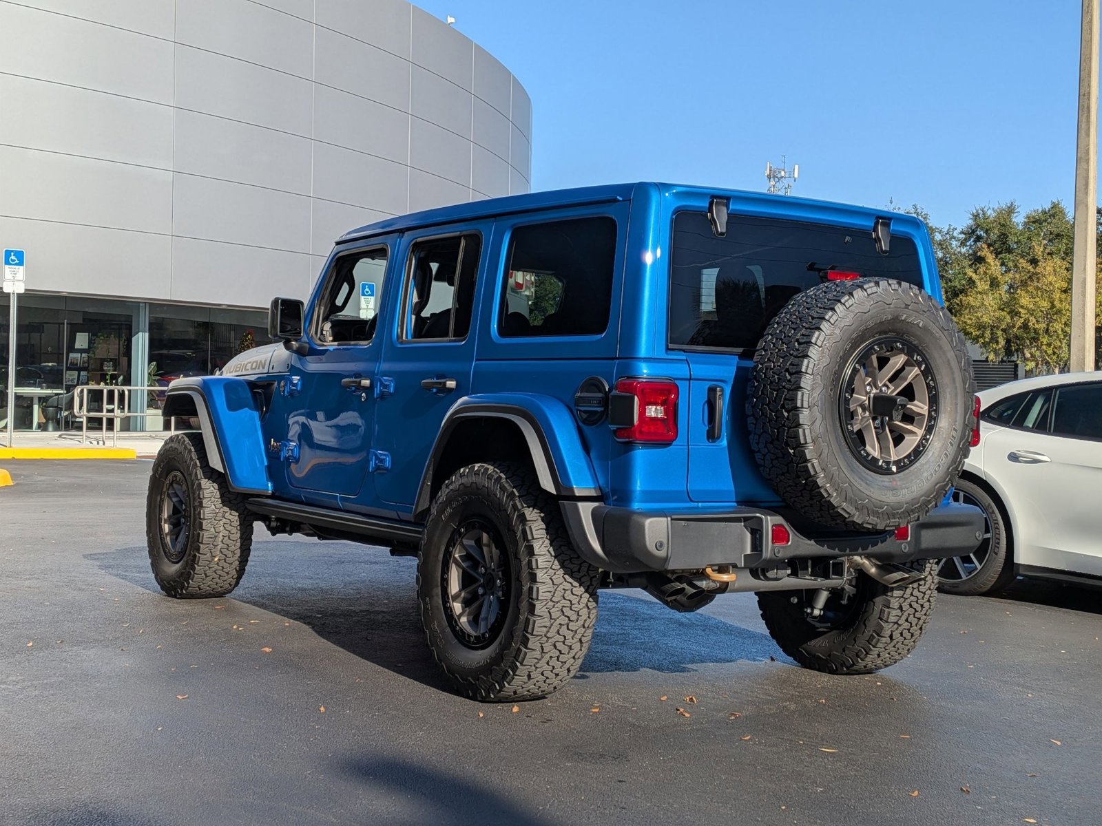 Used 2025 Jeep Wrangler Unlimited Rubicon 392 image 3