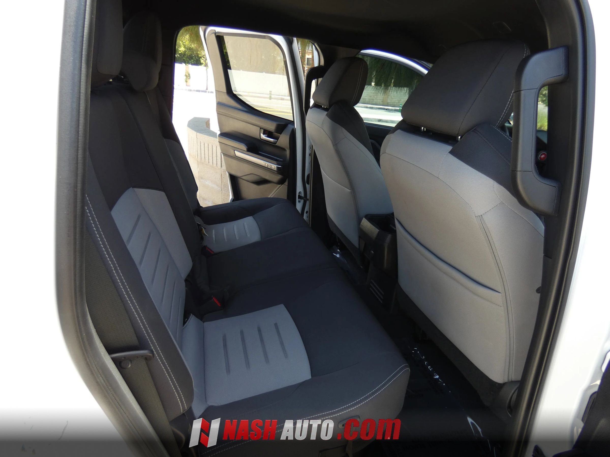 Used 2025 Toyota Tacoma TRD Sport AWD/4WD image 39