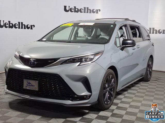 Certified 2023 Toyota Sienna XSE w/ XSE Plus Package FWD image 3