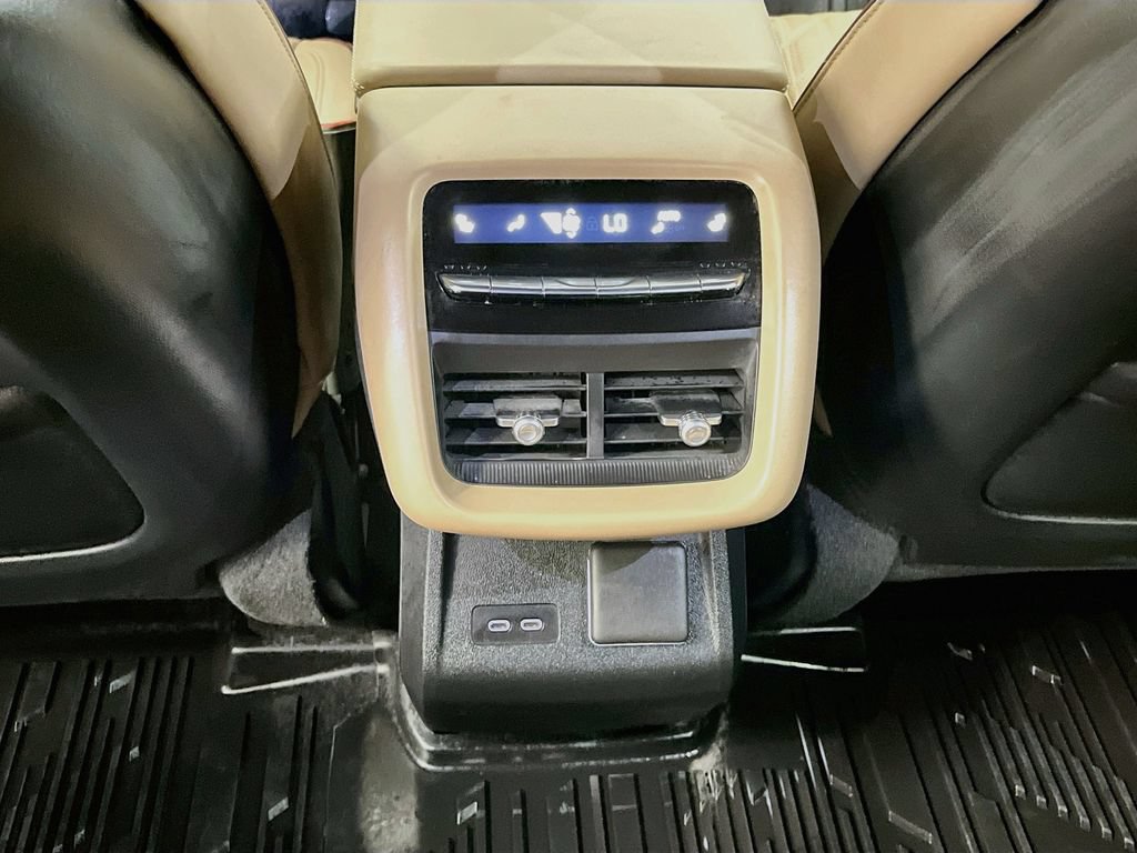 Used 2026 Cadillac Lyriq Signature Luxury w/ Nappa Leather Package AWD/4WD image 27