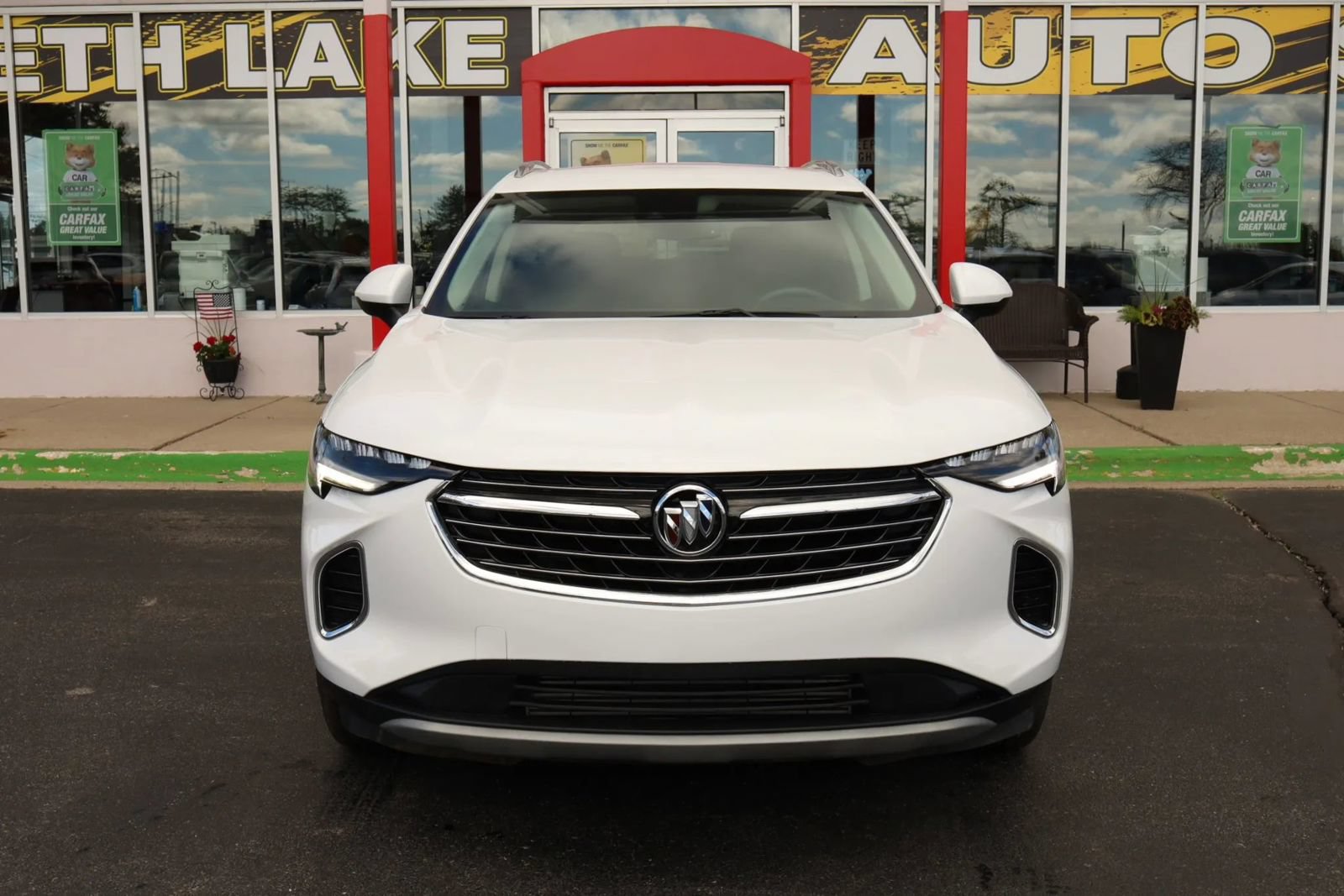 Used 2023 Buick Envision Essence AWD/4WD image 2