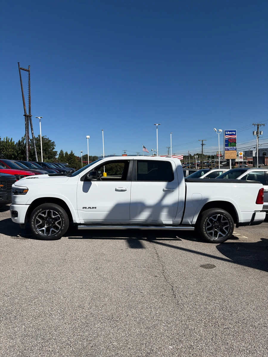 Used 2025 RAM 1500 Laramie w/ Sport Appearance Package AWD/4WD image 14
