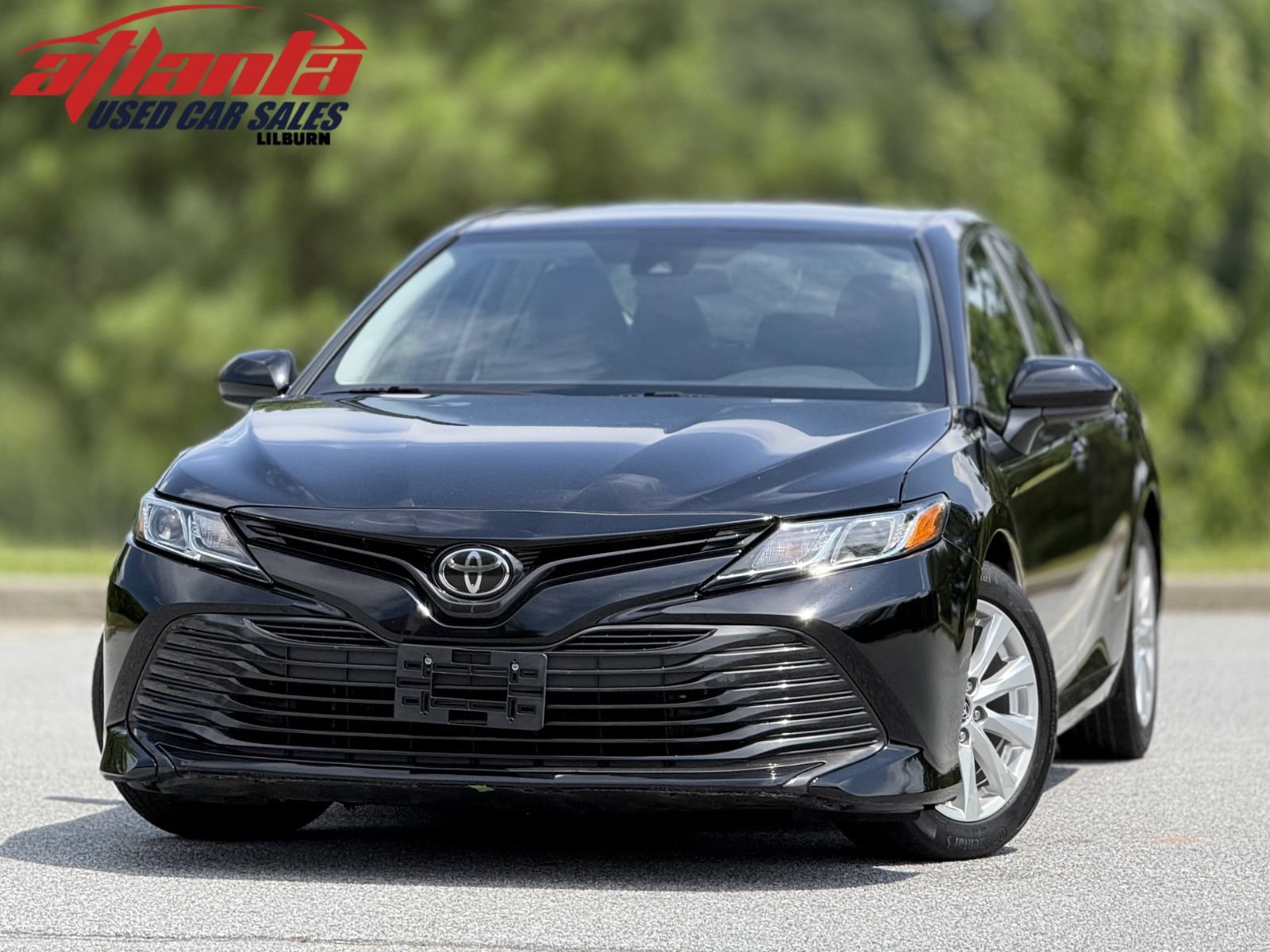 Used 2018 Toyota Camry LE FWD image 1
