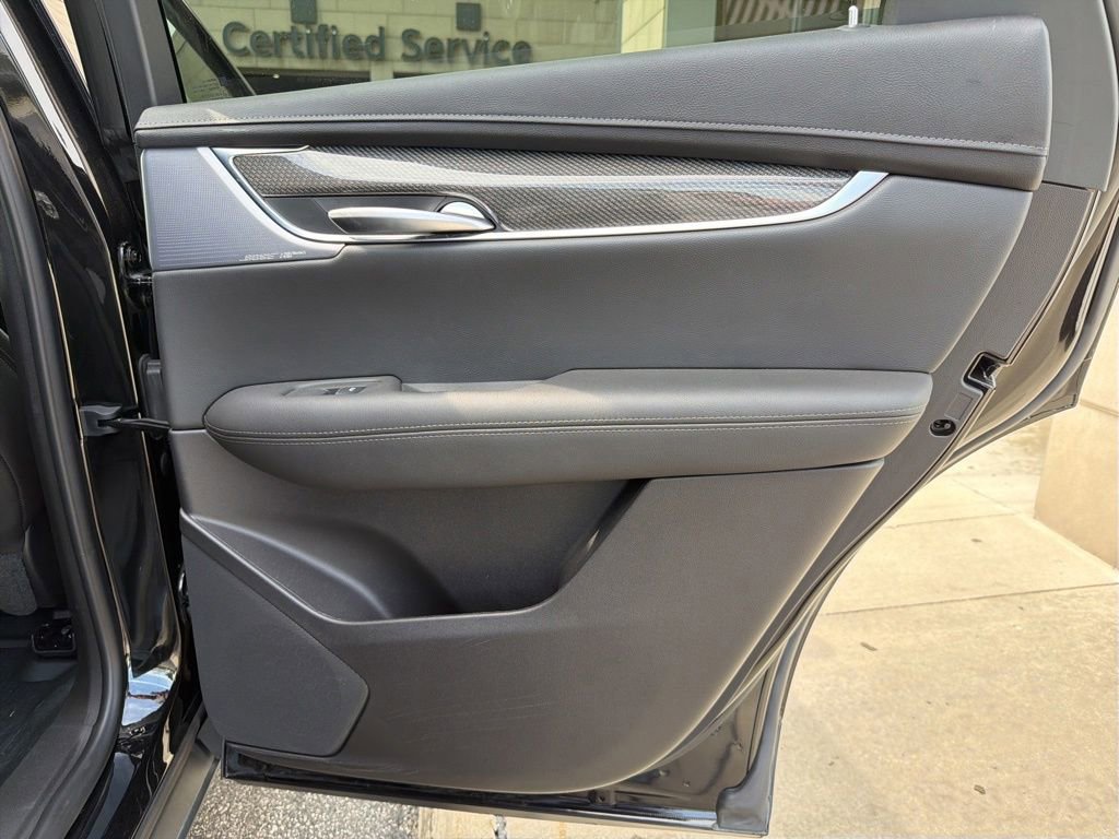 Certified 2025 Cadillac XT5 Sportv w/ Technology Package AWD/4WD image 25