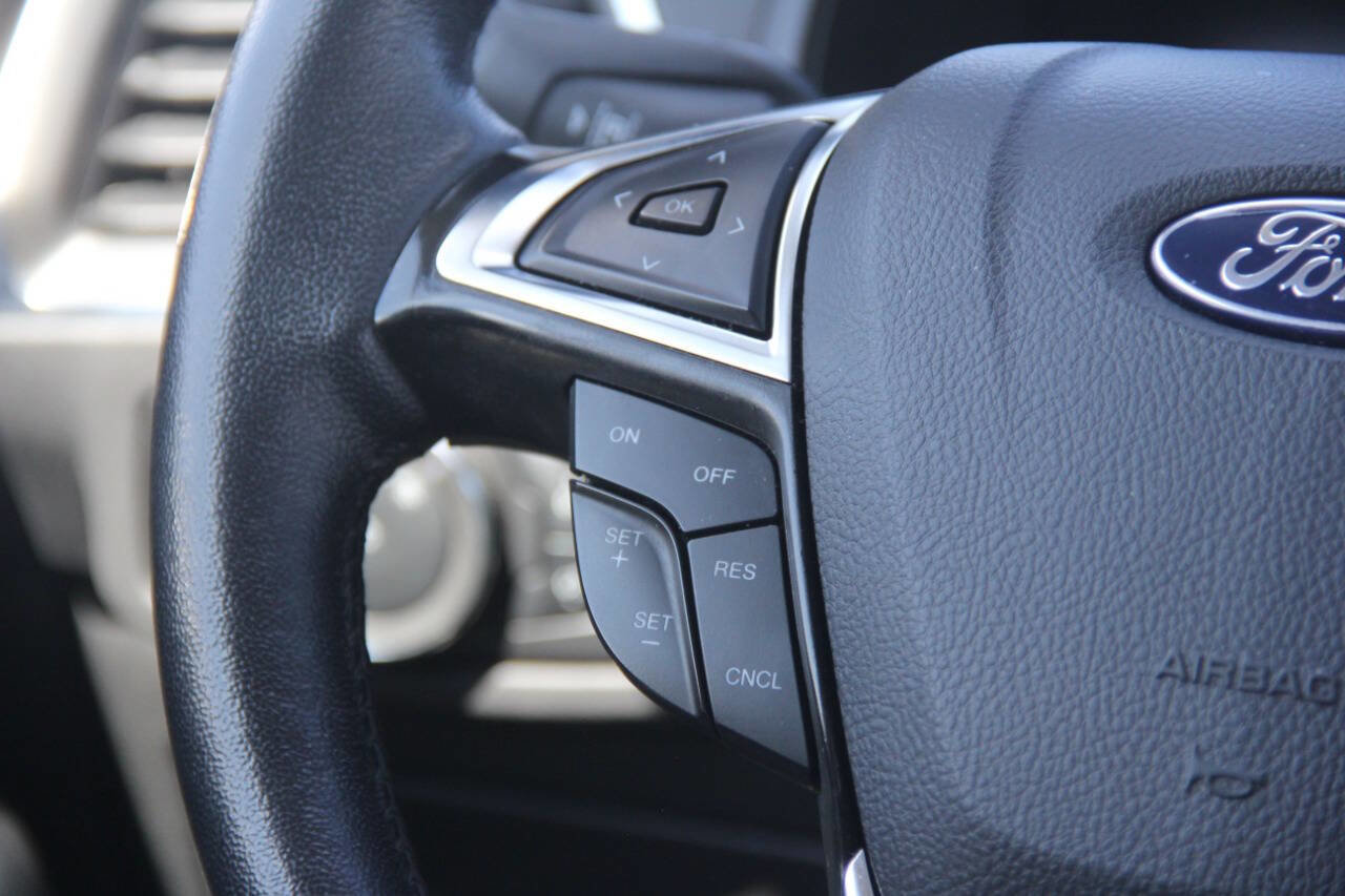 Certified 2024 Ford Edge Titanium AWD/4WD image 16