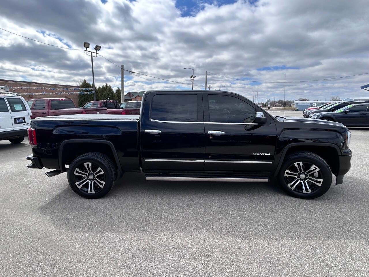 Used 2017 GMC Sierra 1500 Denali AWD/4WD image 7