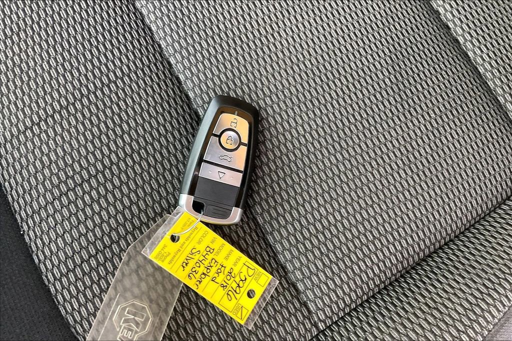 Used 2018 Ford Explorer XLT w/ Equipment Group 201A image 9