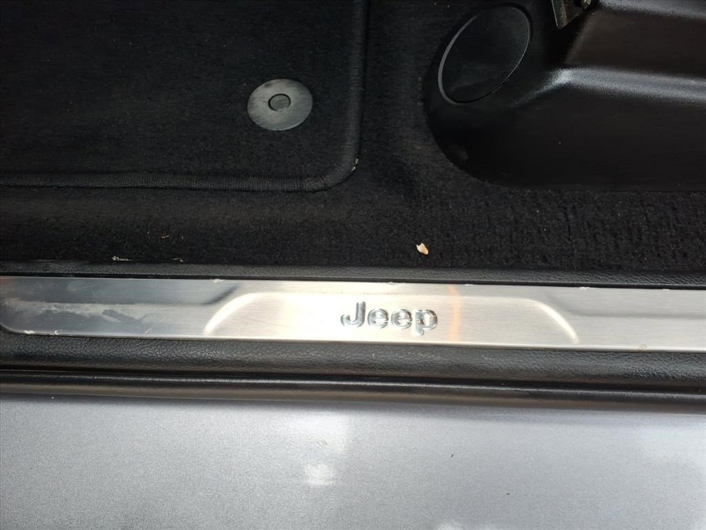 Used 2020 Jeep Grand Cherokee Limited image 19