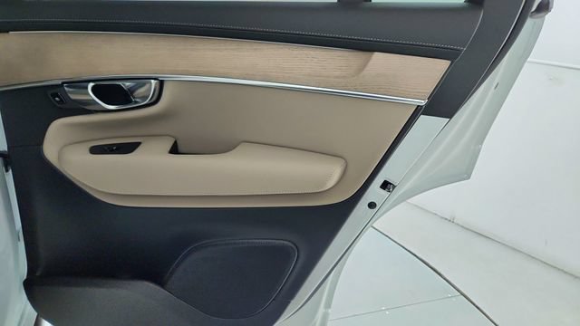 New 2026 Volvo XC90 B6 Plus w/ Protection Package AWD/4WD image 36