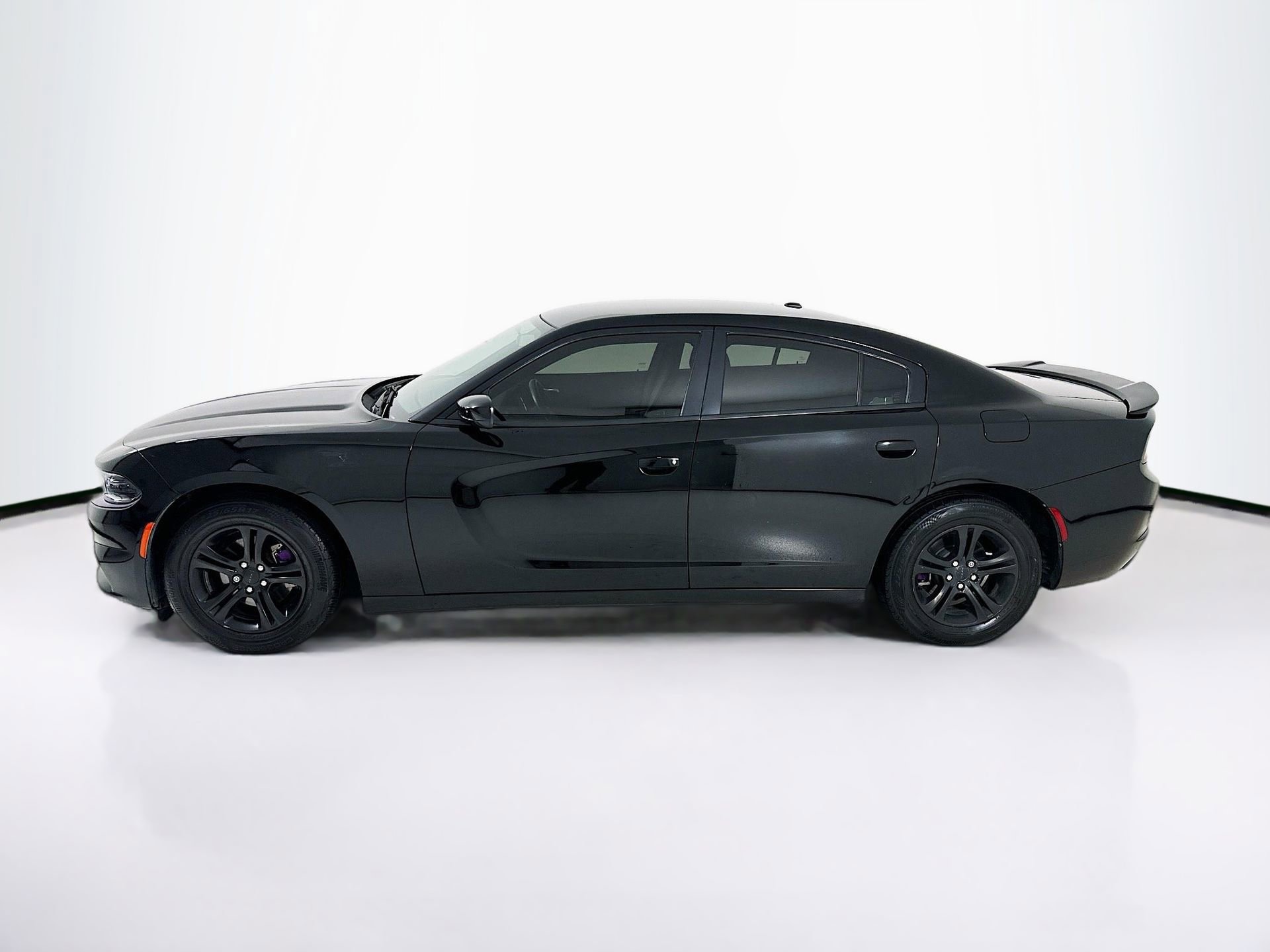 Used 2019 Dodge Charger SXT image 5
