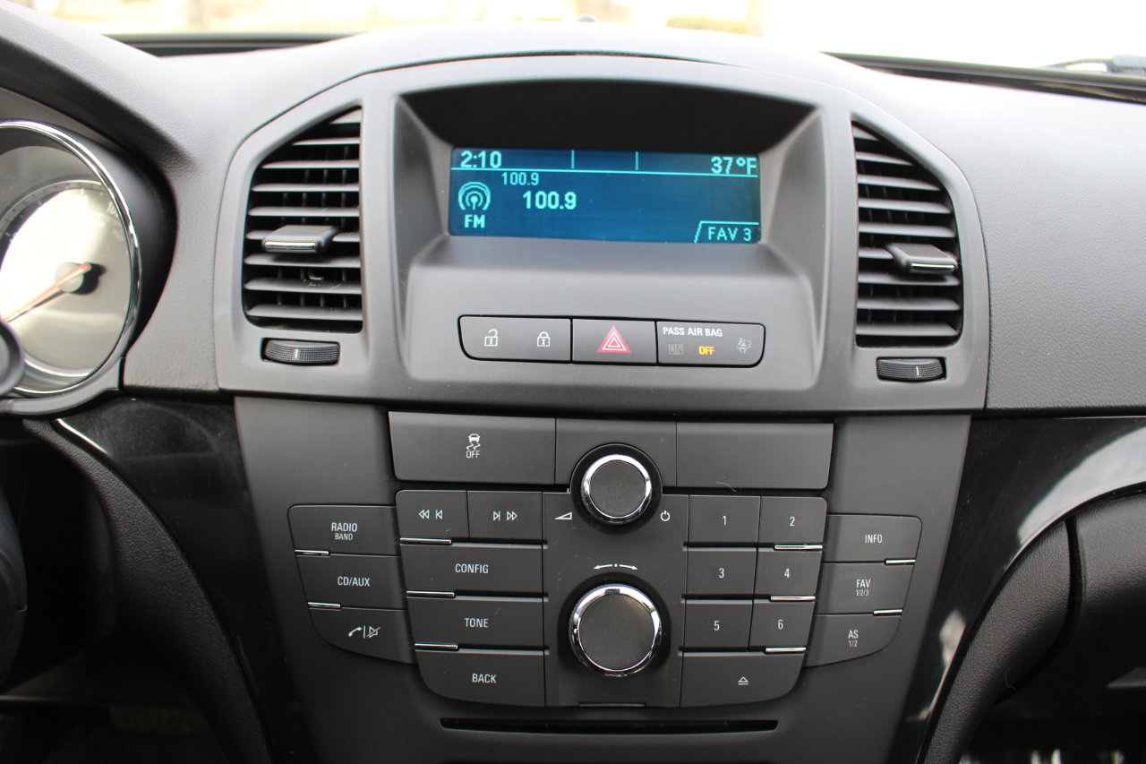 Used 2012 Buick Regal Leather image 25