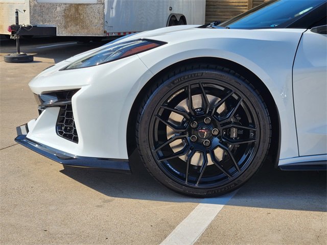 Used 2024 Chevrolet Corvette Z06 w/ Stealth Interior Trim Package RWD image 15