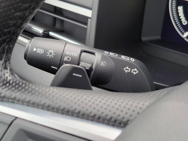Used 2024 Mitsubishi Outlander 4WD Plug-In Hybrid image 15