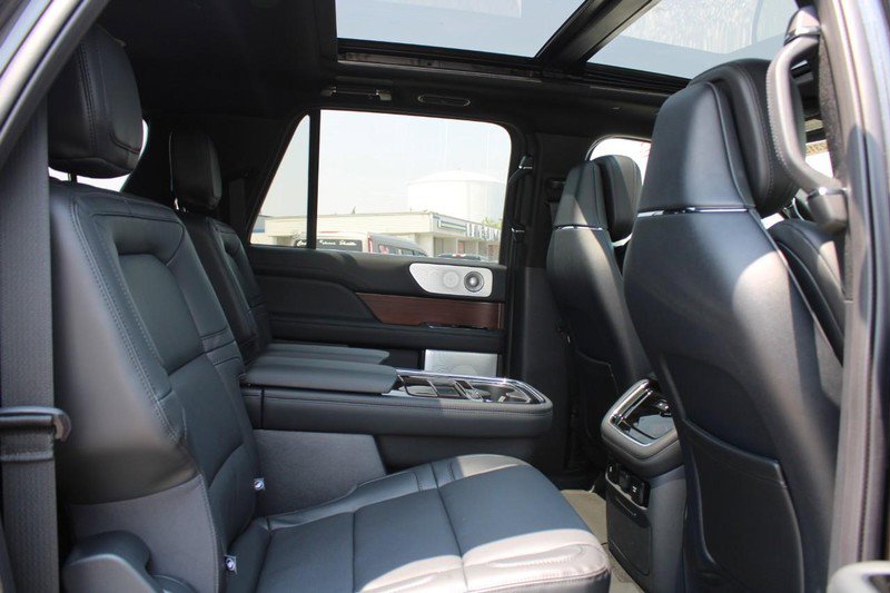 Certified 2023 Lincoln Navigator L Reserve image 12