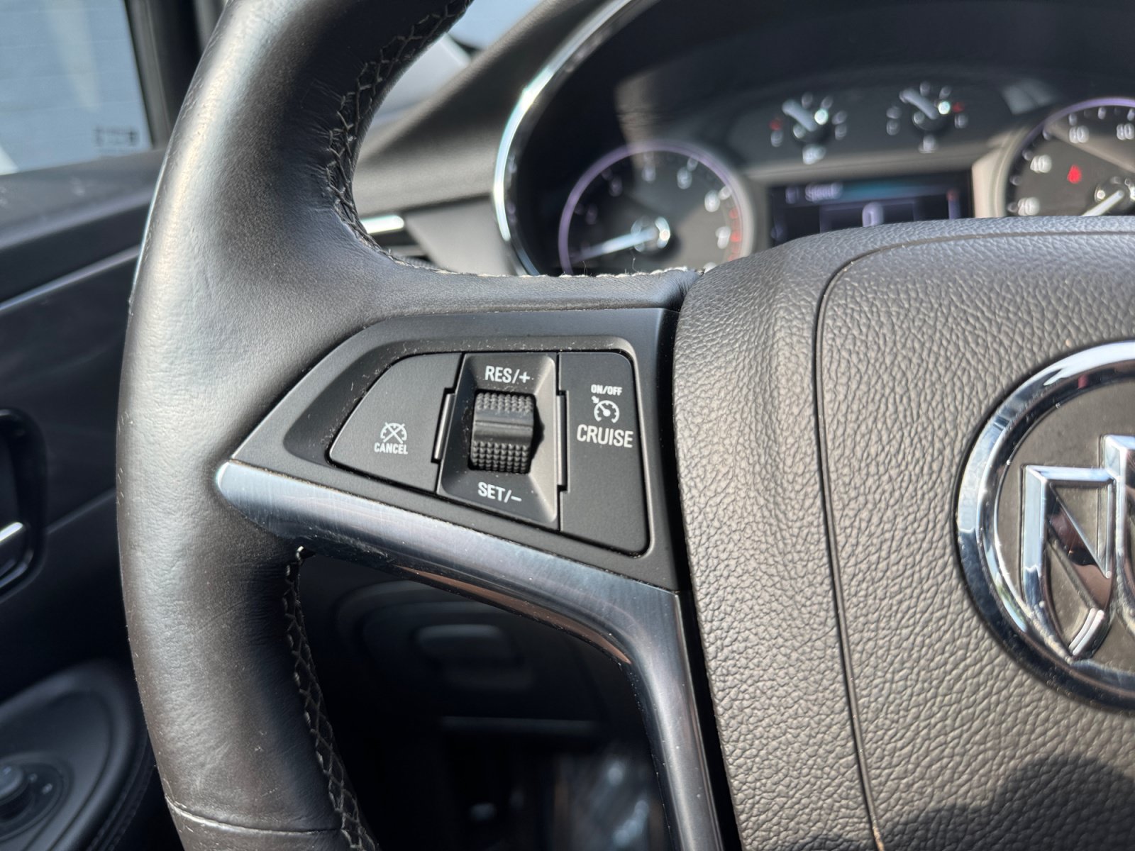 Used 2018 Buick Encore Essence AWD/4WD image 24