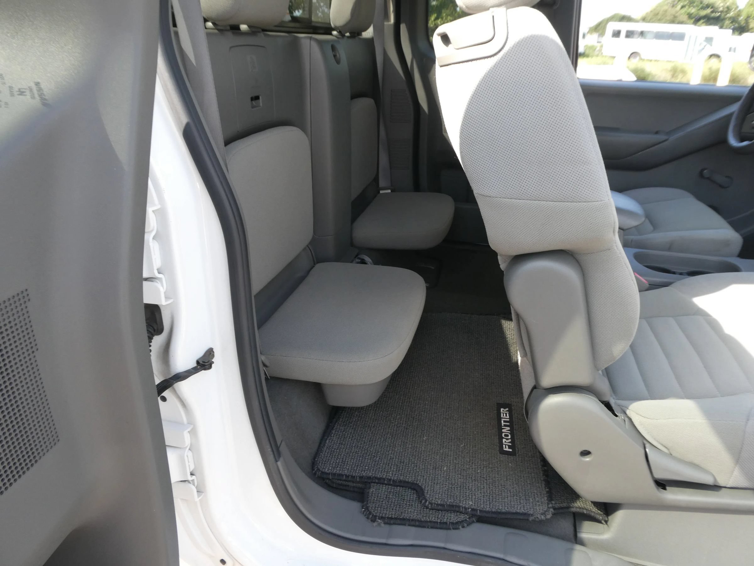 Used 2007 Nissan Frontier XE w/ Preferred Pkg RWD image 23
