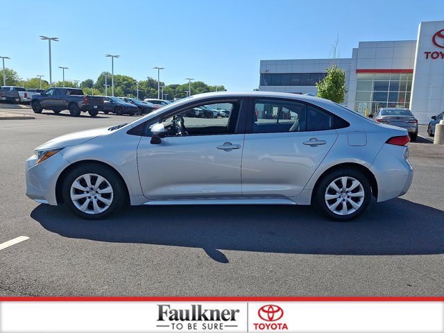 Certified 2025 Toyota Corolla LE FWD image 4
