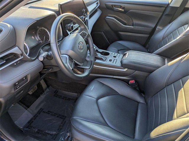 Used 2024 Toyota Highlander XLE image 9