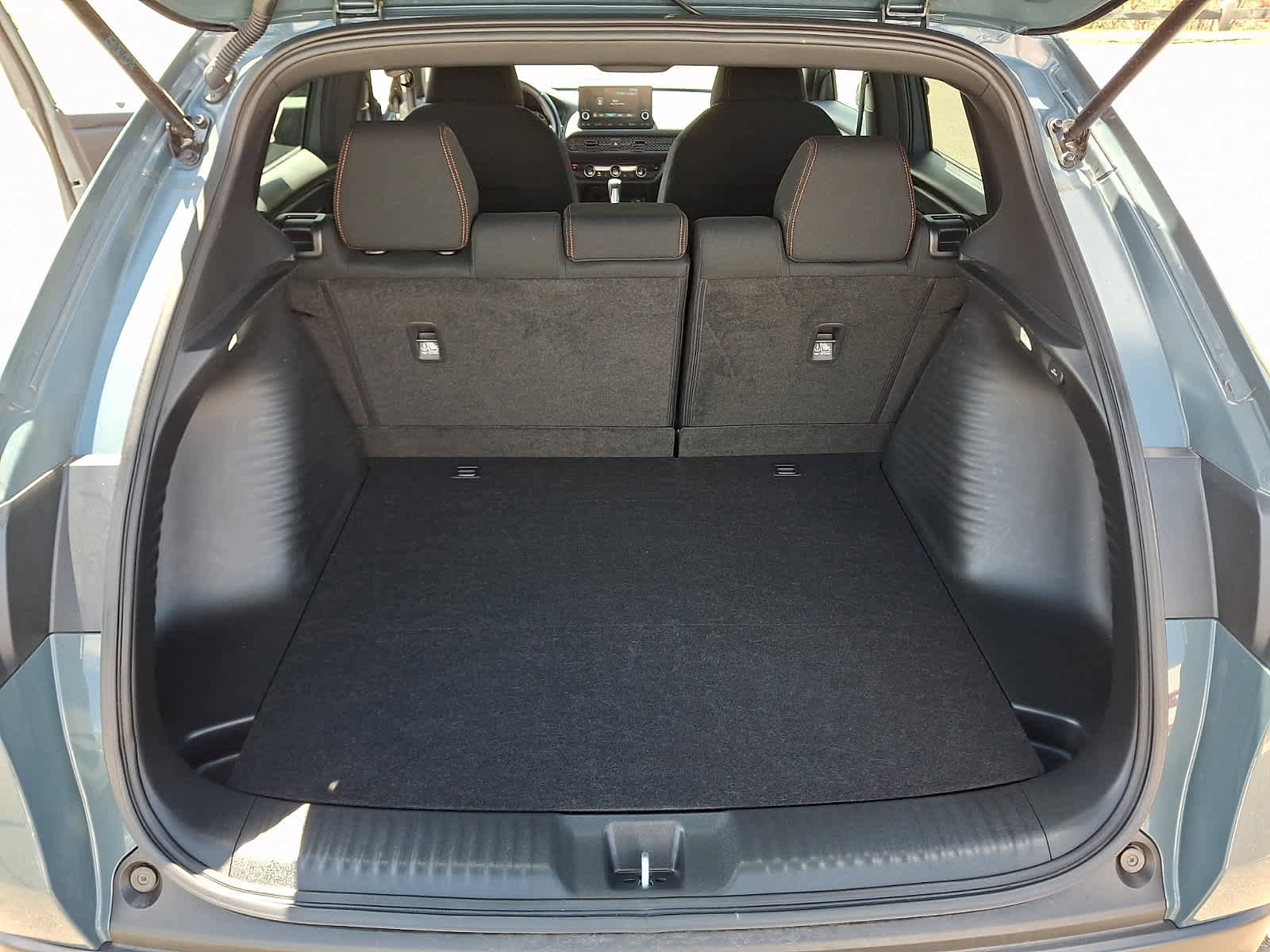 Certified 2025 Honda HR-V Sport image 28