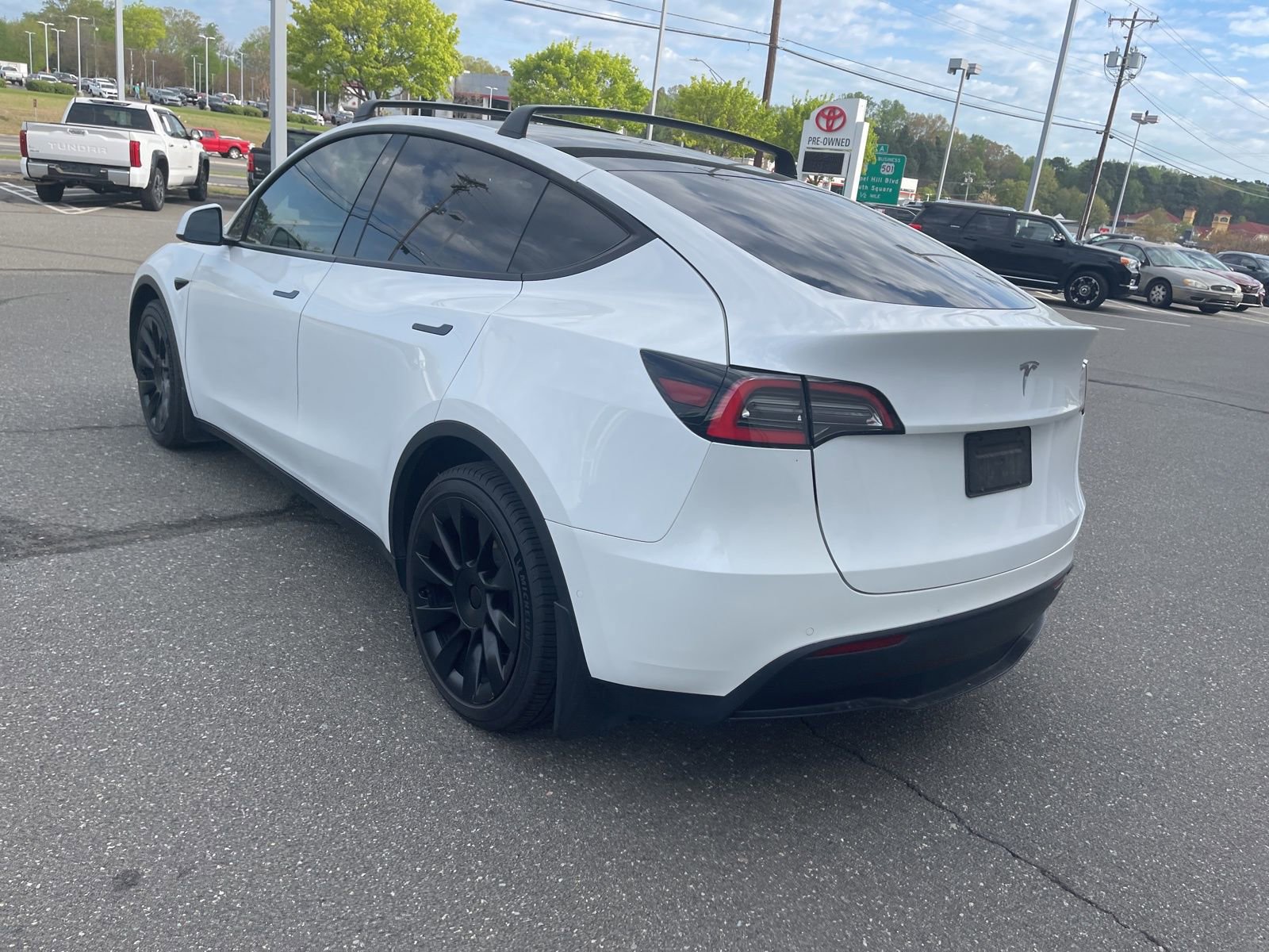 Used 2020 Tesla Model Y Long Range image 16