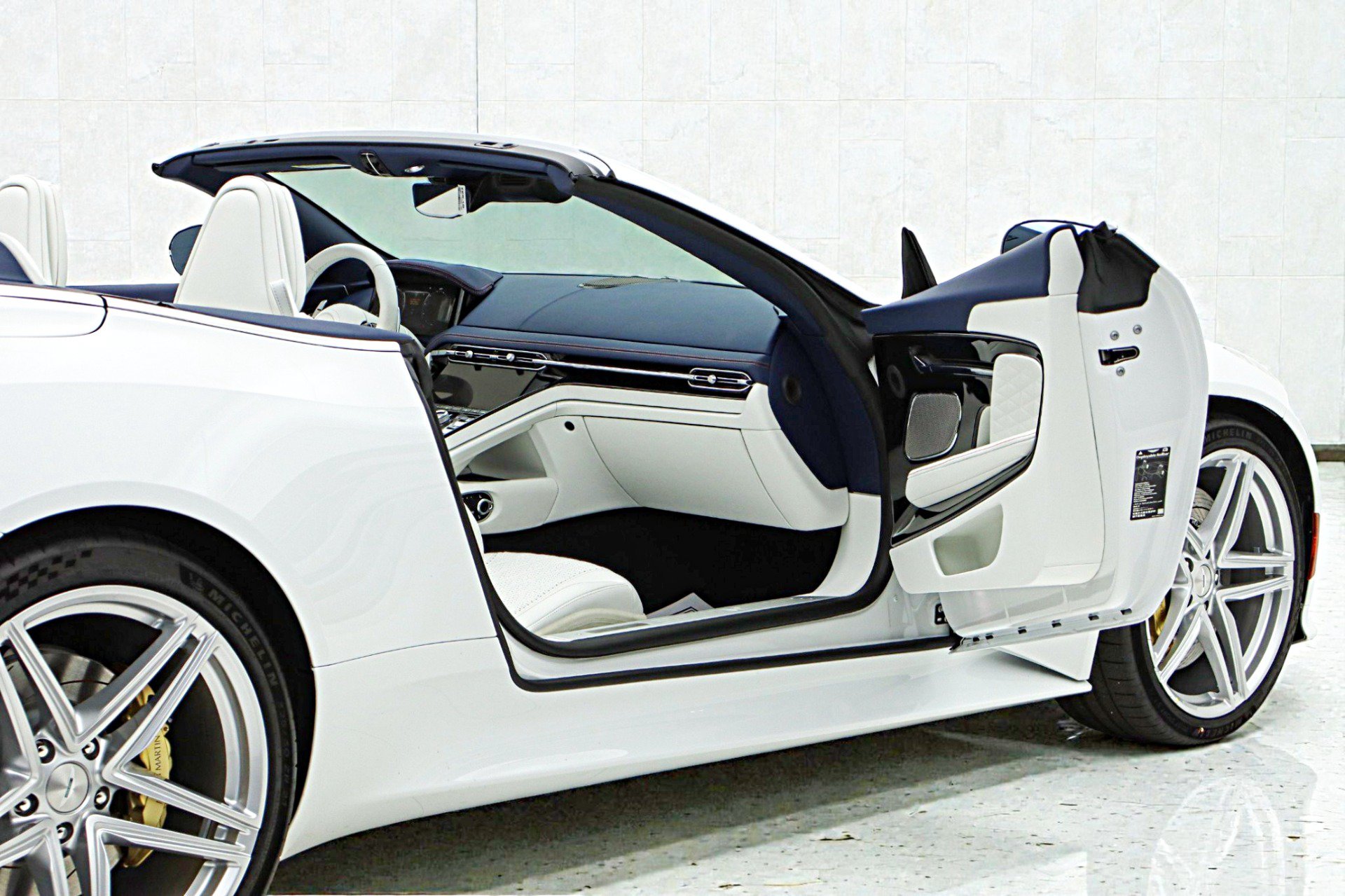 Used 2026 Aston Martin DB12 Convertible RWD image 12