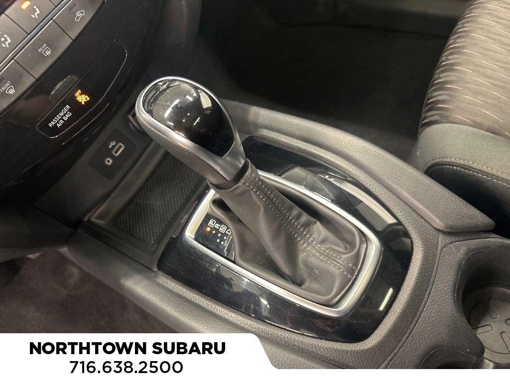 Used 2020 Nissan Rogue SV AWD/4WD image 18