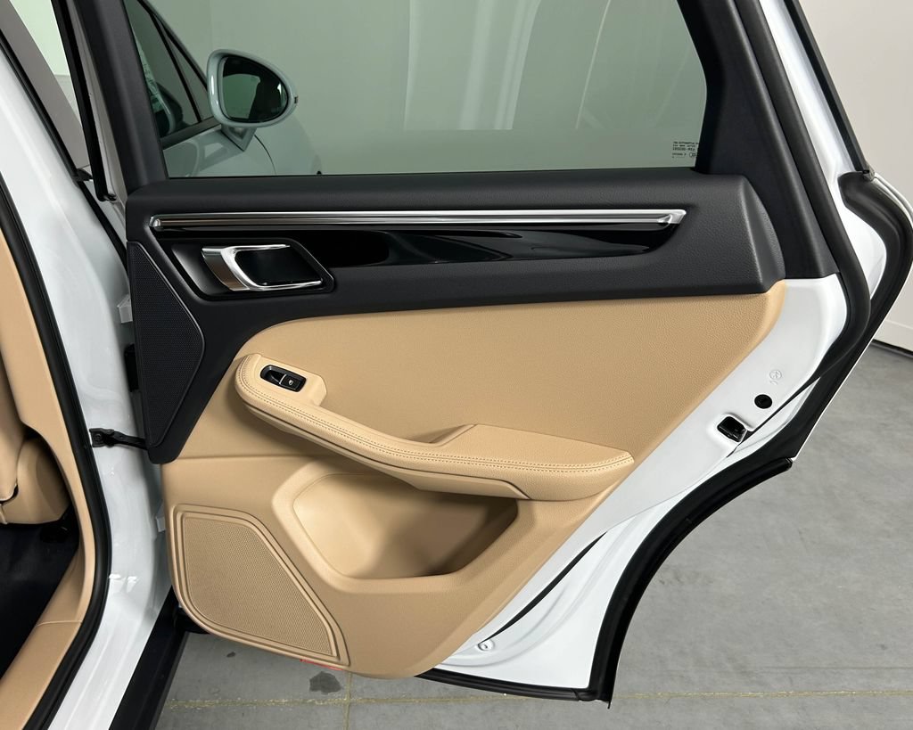 New 2026 Porsche Macan AWD/4WD image 25