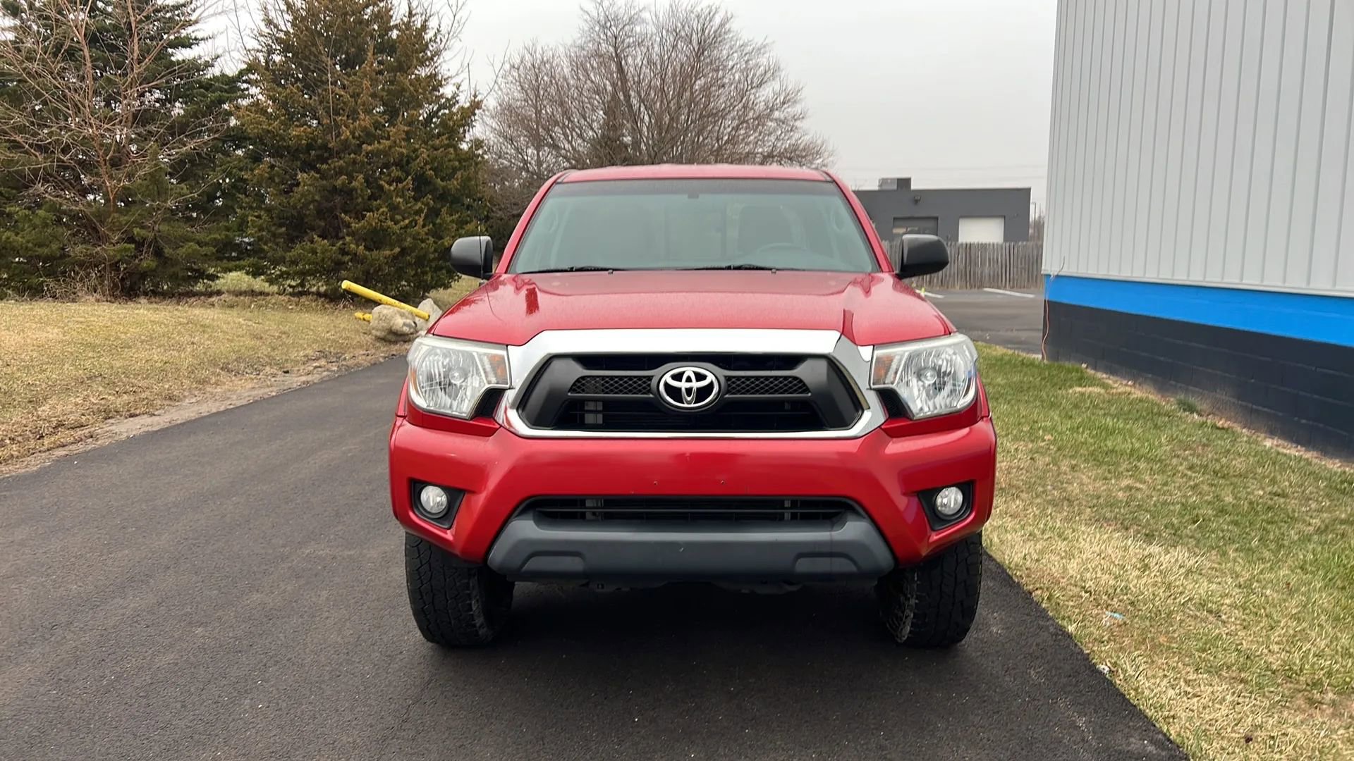 Used 2014 Toyota Tacoma 4x4 Access Cab V6 w/ SR5 Package image 2
