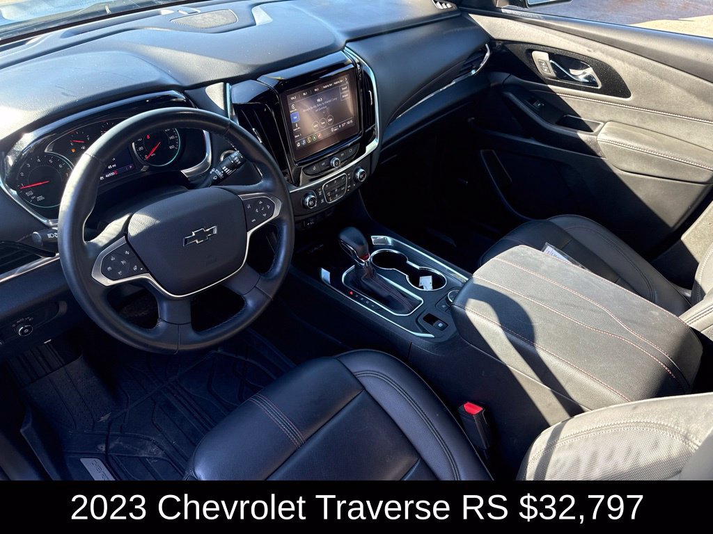 Used 2023 Chevrolet Traverse RS w/ LPO, Floor Liner Package AWD/4WD image 10