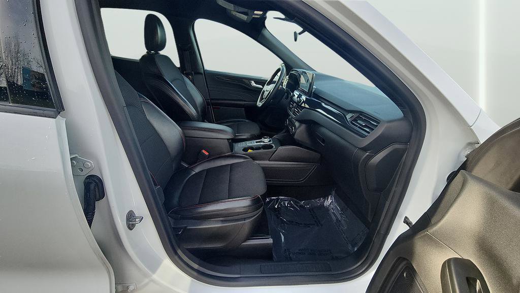 Used 2023 Ford Escape ST-Line Select image 18