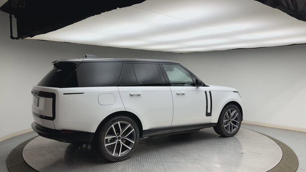 New 2026 Land Rover Range Rover SE AWD/4WD image 2
