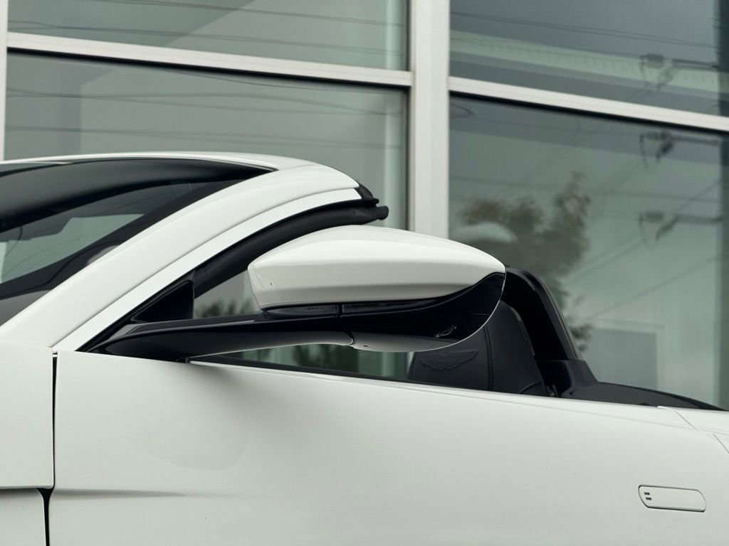 Used 2023 Aston Martin V8 Vantage Roadster image 18