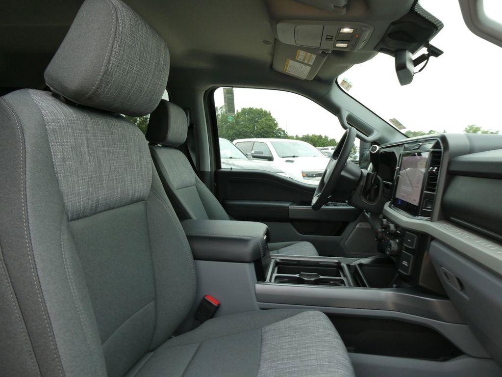 New 2026 Ford F250 XLT w/ XLT Premium Package AWD/4WD image 13