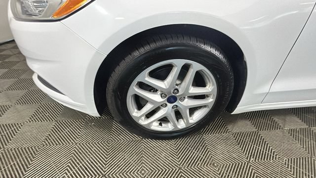Used 2015 Ford Fusion SE FWD image 9