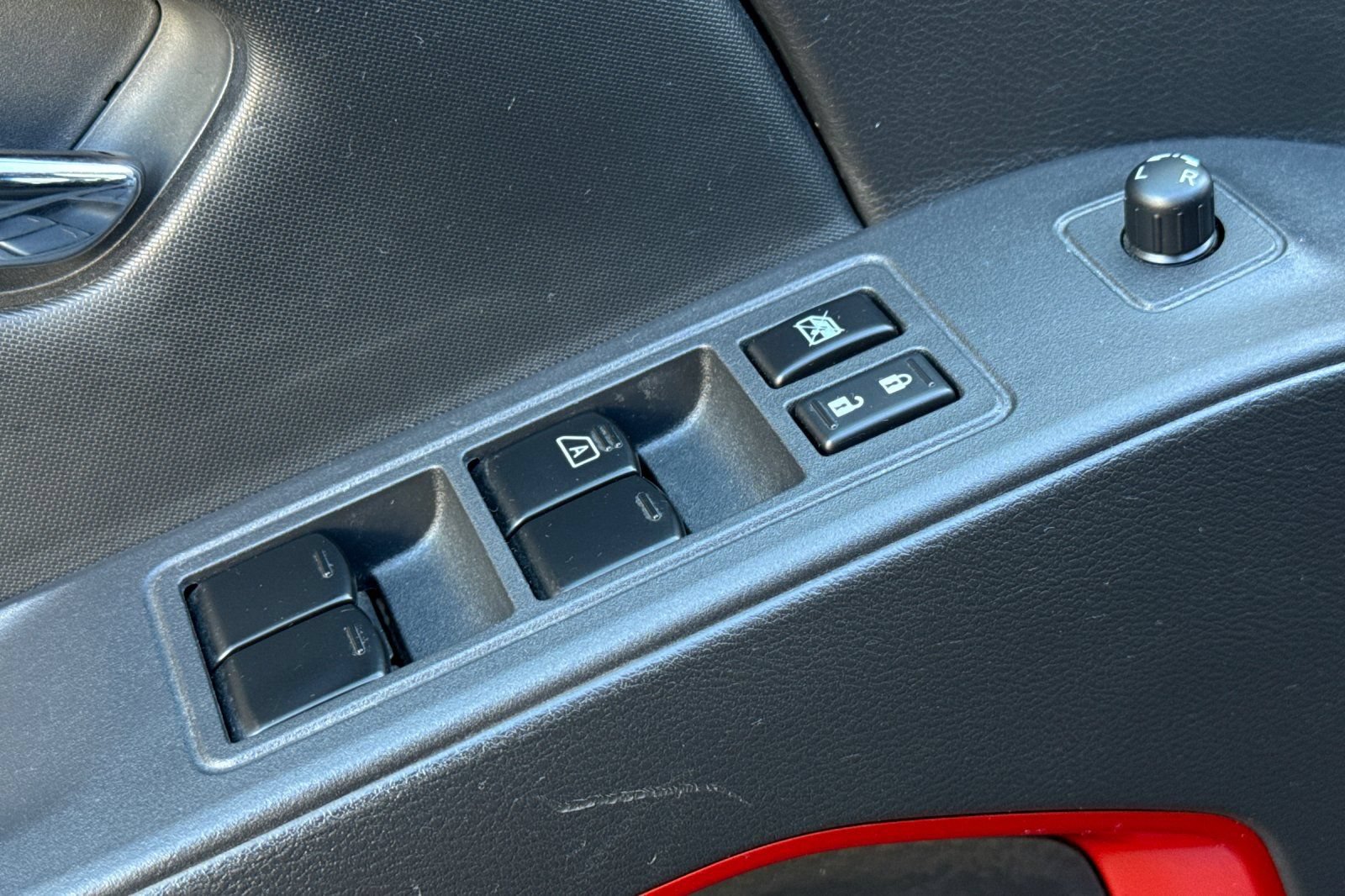Used 2022 Nissan Frontier Pro-X RWD image 12