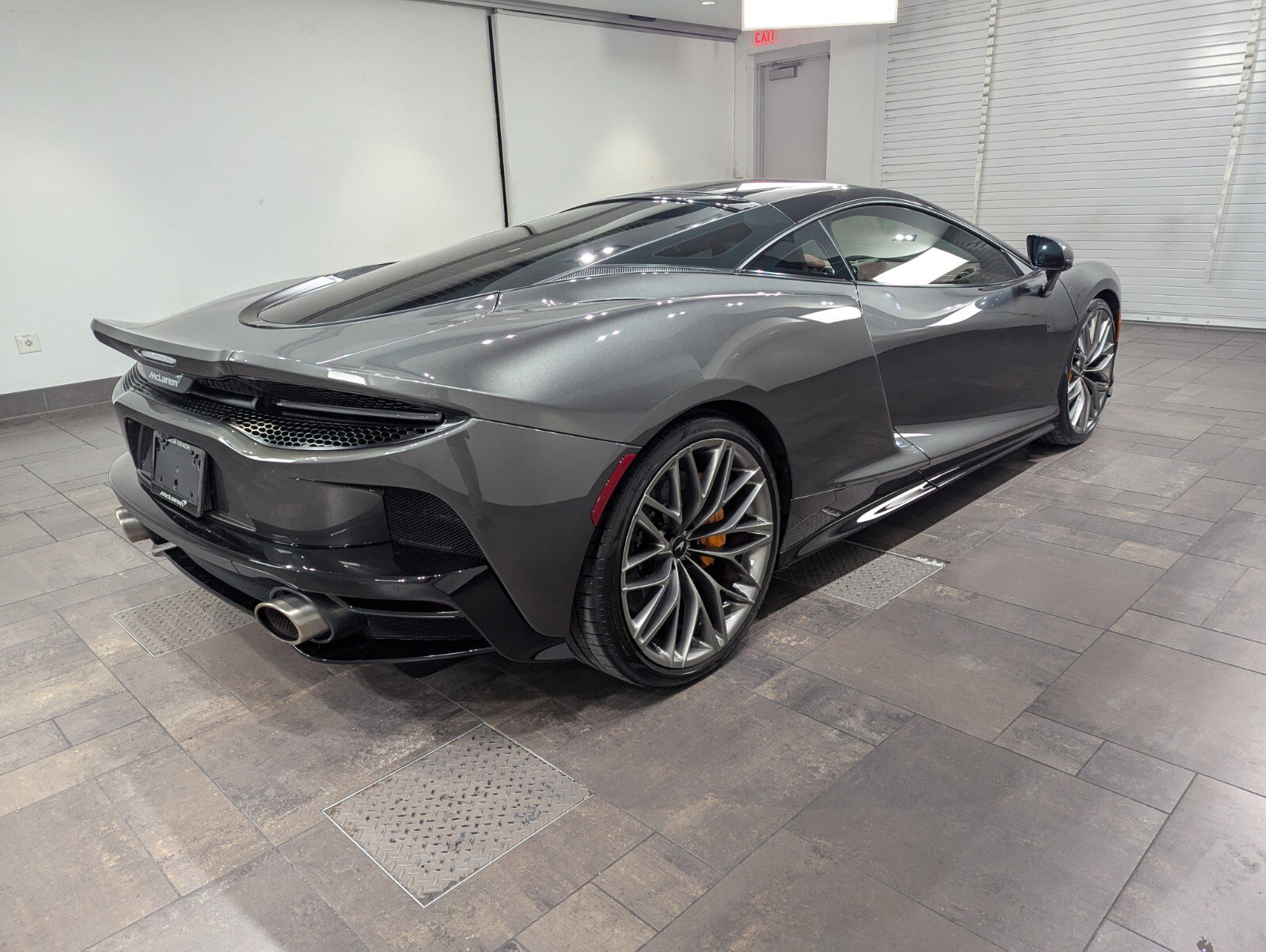 Used 2022 McLaren GT image 19