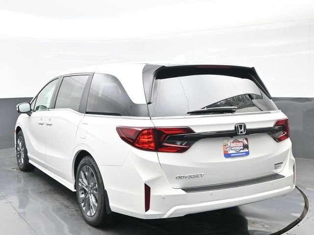 New 2026 Honda Odyssey Touring image 4