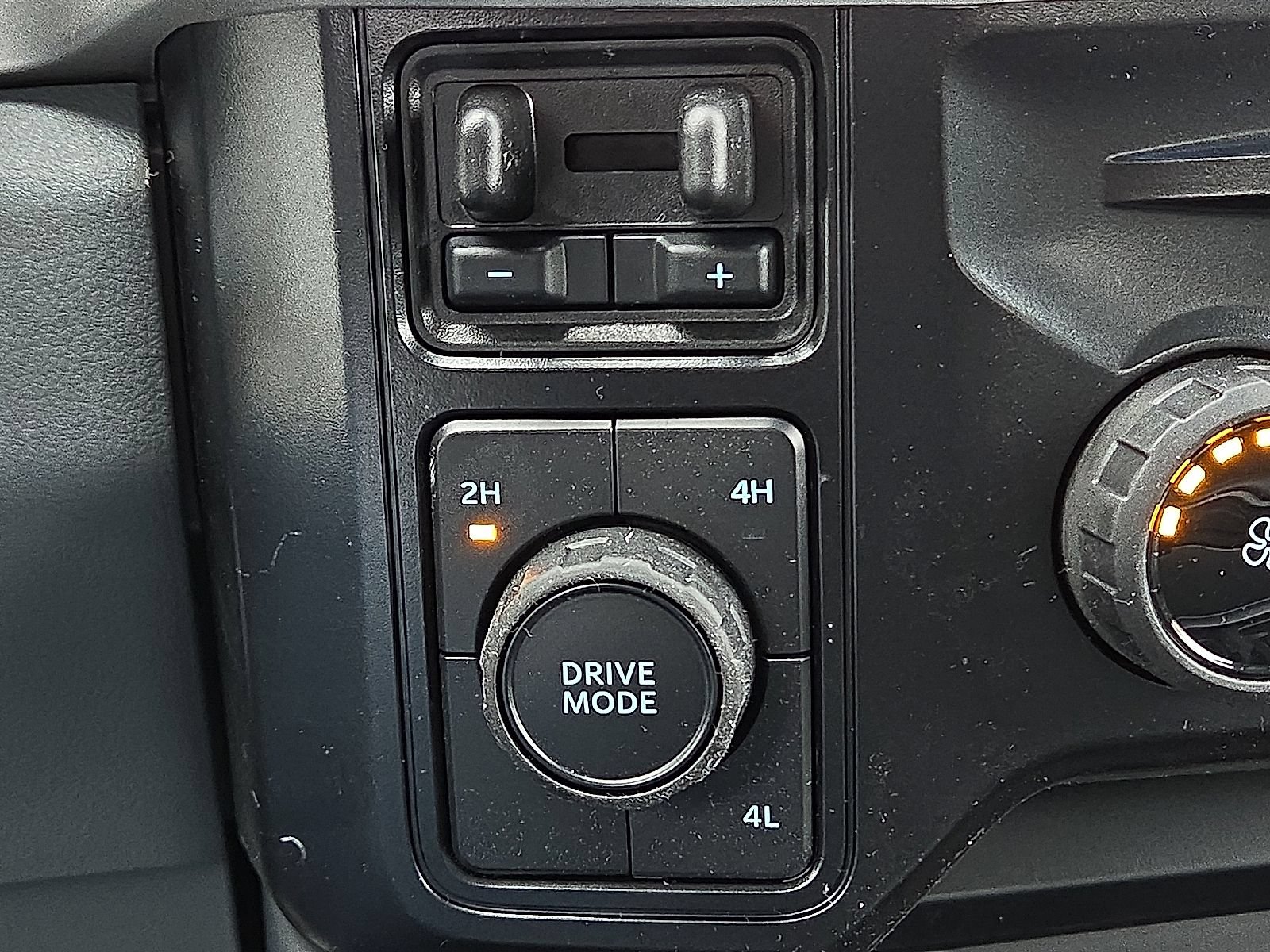 New 2026 Ford F350 XLT w/ XLT Value Package AWD/4WD image 19