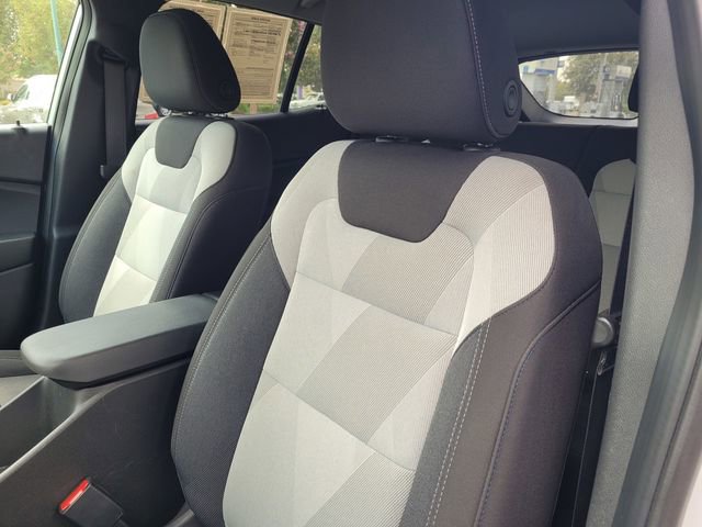 Used 2025 Chevrolet Trax LS image 11