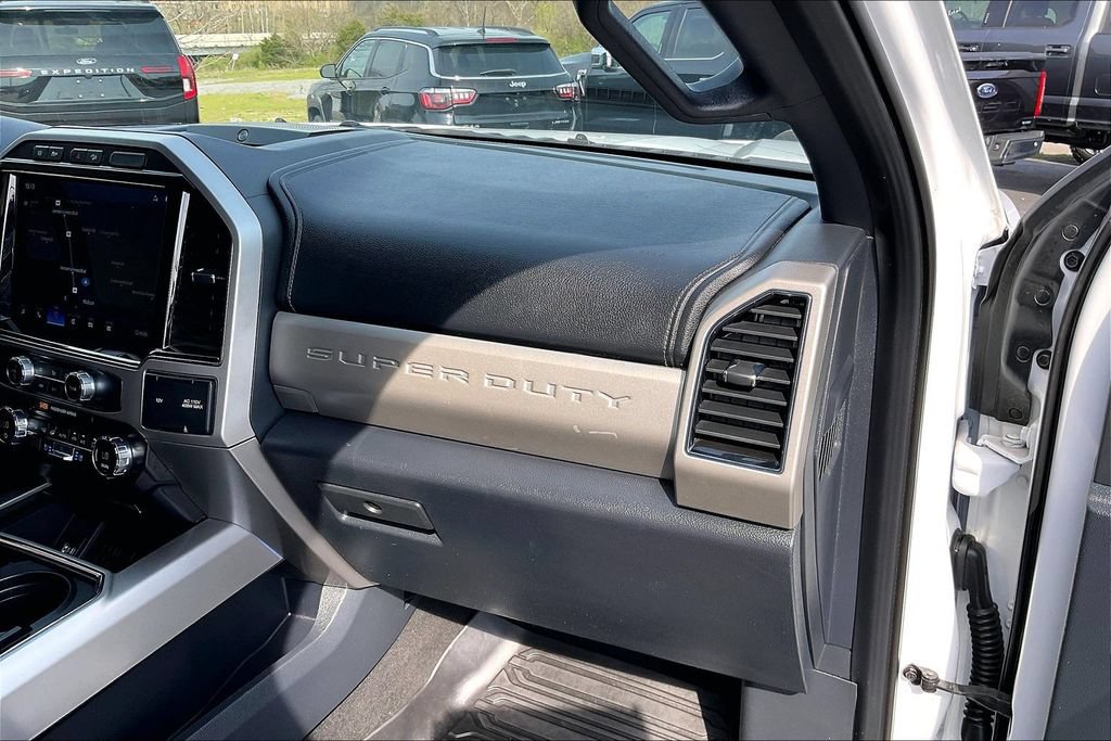 Used 2022 Ford F250 Lariat w/ Lariat Ultimate Package AWD/4WD image 29